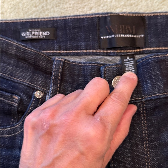 White House Black Market  Dark Blue Denim Girlfriend Jeans size 6 Regular NWT - Picture 2 of 7
